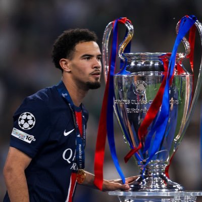 Toute l’actualité du jeune crack Warren Zaïre-Emery 🇫🇷 • @PSG_inside • @equipedefrance • @nikefootball