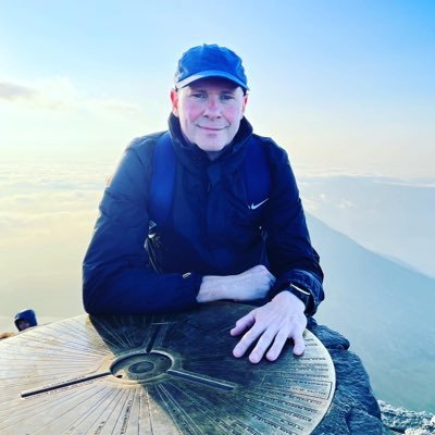 carlhwest's profile picture. Hiking 🥾 Photography 📸 Peak District 🍂☀️