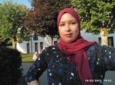 بنزل في قناتي يوتيوب فلوغات لايفات و قصص حقيقية،قصص طويلة وقصيرة،قصص بوليسية،قصص رعب،قصص ما قبل النوم،قصص نجاح،قصص عبرة وكل أنواع القصص story stories