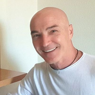 Actor • Voiceover (Locutor) • Narrador de fútbol • Comunicador Social...IG: @josemanuelvoz • Fb: Josemanuel Vieira • YT: https://t.co/ZwDez0BGy5