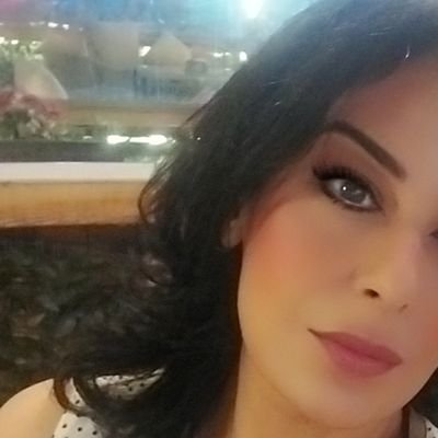 امرأة تسكن جسدا باليا
يمتلكه قلبا يحتضر وعقلا كالنبراس أما يضئ لك طريقا أو يحرقك لسخافتك فانتبه ولاتطلق العنان للسانك
هتلاقيني هنا 👇 ⭐️media⭐️