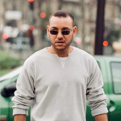 iMa_12_Med's profile picture.  Njoy2 own an iDevice 