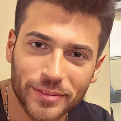 Breaking world Tours 🌎
Can Yaman for children our future leader