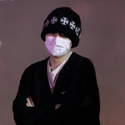 sou mais velha que a @knj_seven e ela ainda quer zoar minha altura,vê se pode |fan account