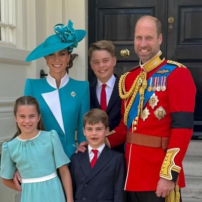 Fan account dedicated to The Prince and Princess of Wales and their three children : Prince George, Princess Charlotte and Prince Louis 👑🏴❤😍