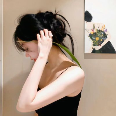 とっても美しい想いですね✨
以下は、その文章を自然で心に響く日本語に整えて、優しく温かみのある絵文字を加えたバージョンです:
🌸人の中にいてもぬくもりを失わず、
🌙一人のときも、心のどこかに凛とした鋭さを残していたい。
💐やさしくて、でも芯のある、そんな人になりたいです。
🌱どんどん成長していく中で、
も