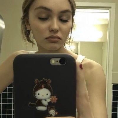 fluffyiskittenn's profile picture. 19 ⋆౨ৎ˚⟡˖ ࣪ p.a: 68 .ᐟsubtwt