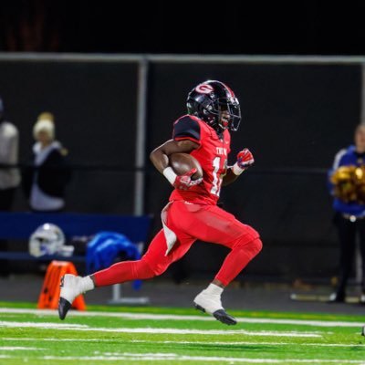 Glenville (OH) @tarblooderfb C/O 2027 WR 40: 4.4 | GPA : 4.0 | 5’9 160lbs📞 HC: Ted Ginn (216) 406-9131 E: ballforq04@gmail.com