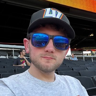 thehockeygay's profile picture. 