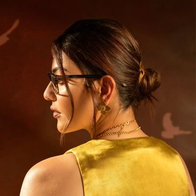 yazhikat's profile picture. Part-time adult, full-time daydreamer