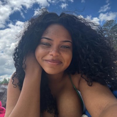 Scuf_Jr's profile picture. She’s the playlist you play on repeat. Moonlit soul with a daylight attitude✨ Moves like poetry, talks like a plot twist. Energy? Unmatched. Aura? Unbothered.