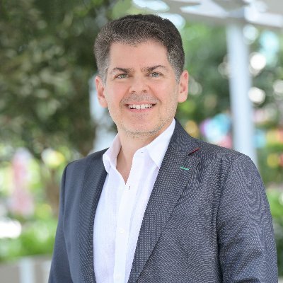 Top Producer Real Estate Broker @ Compass in Miami, FL. Specialist in #Brickell -Coconut Grove -Key Biscayne-Coral Gables Instagram: the-sosa-team #compass