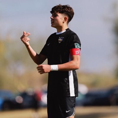 Beach FC ECNL Center Back #19
Class of 27 - CDM Varsity #19
B2009 (sophomore )
Current U16
🇬🇷 🇺🇸
Main:@peter_b_19
Instagram: https://t.co/UY1tL7BLH4
