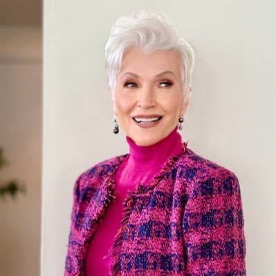 Bestselling International Author of A Woman Makes A Plan 📖 Doctor of Dietetics 👩🎓Supermodel😉💃 #ItsGreatToBe76 Manager:elonreevemusk2487@gmail.com