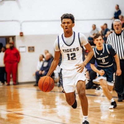 Bardstown High school | 3.5GPA | 2027 |Guard | 6‘1 | 160|📞205-657-3094