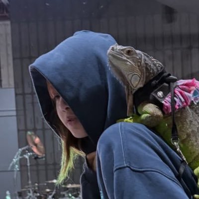 spaceramenn's profile picture. citizen of earth that loves music