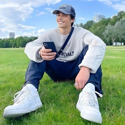 mikeb851's profile picture. 18 años 🇪🇸 🇺🇸 | Contra fanáticos de cualquier bando. Fuera extremistas, zurdos, fascistas y los ridículos de la banderita palestina. Fuera fanáticos.