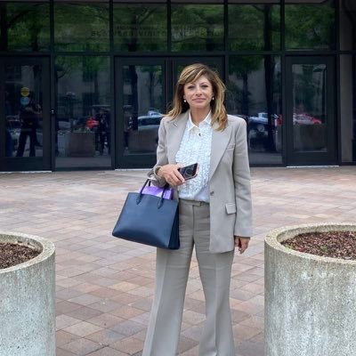 Anchor, Global Markets Editor Mornings with Maria @MorningsMaria 6-9 AM et M-F on @FoxBusiness & @SundayFutures 10:00 AM et Sundays @FoxNews 2-time Emmy winner