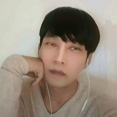 長崎出身。 🐬 🛳 私は現在韓国で音楽学院ピアノ🎹教師として勤めています 韓国での生活が終わったら母がいる長崎に帰る予定です 🇯🇵🇯🇵 相互フォローしません ごめんなさいね DM❌️