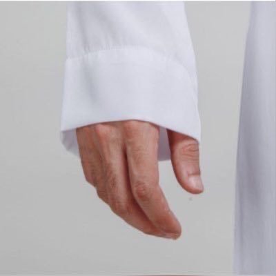 اكتب عن الشعور الدائم وأغرد عن شعور اللحظة…..
