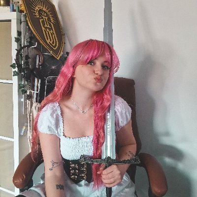 Variety streamer • AO3 writer • garden goddess 🌿
Pink hair = +10 charisma 🌸
Ignatius is my spirit animal 🐏