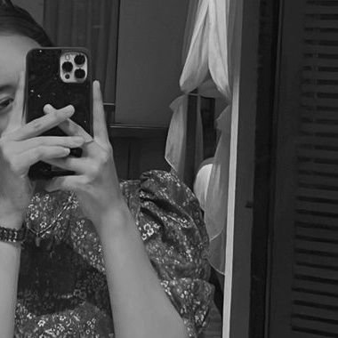 chrysanarael's profile picture. INA based !
mention after dm