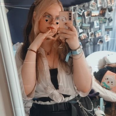 twitch affiliate.
many hyperfixations that i will tweet about here and there 💕
business: Femmiefemke.yt@gmail.com