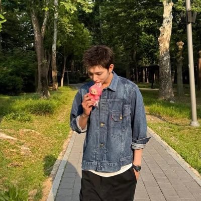 ( fan acc :🥄 ) ขอบคุณทุกคนที่แต่งตัว สวย หล่อ ช่วยส่งเสริมบรรยากาศมาในวันนี้นะครับ