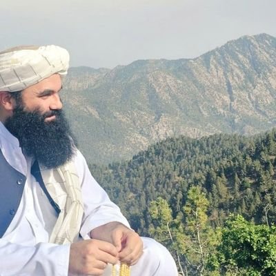 ويې منئ!
بې ځایه غرور، ځان لوړ ګڼل،
ډېرو پیاوړو اړیکو ته د پای ټکی ږدي.!