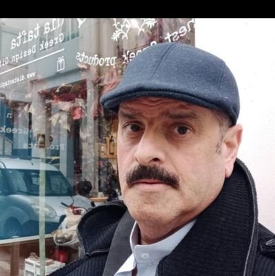 ‏‏‏‏‏إذا جعلك والديك أميرا مدللا في صغرك فاجعلهم ملوكاً في كبرك. 1001