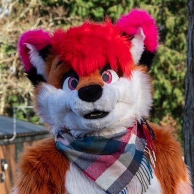 🇬🇧🏳️🌈 Feelin' foxy! | ✂️ @FursuitsbyLacy | Plant fox 🌱 | Bonsai hobbyist 🌳 | Aquascaper 🐠 | 💕 @DenDenYP | Owner of @JagsyRedPanda | 18+