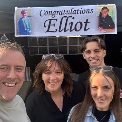 Wife to Adam full time mum to Elliot&Hollie filbert the dog&muzzy the cat also very proud to be a LCFC fan&Season ticket holder 👨👩👧👦🐶🐈⬛💙⚽️