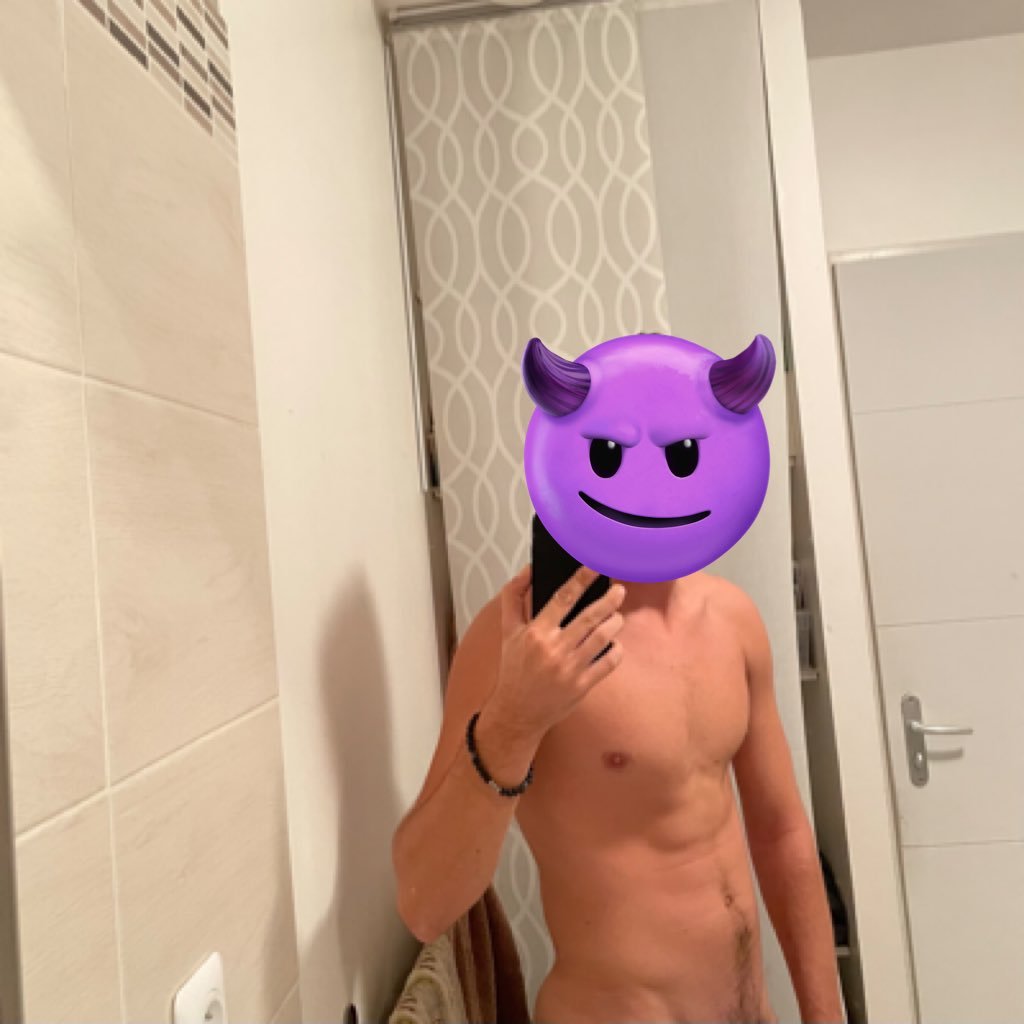 locokasXpvX's profile picture. 