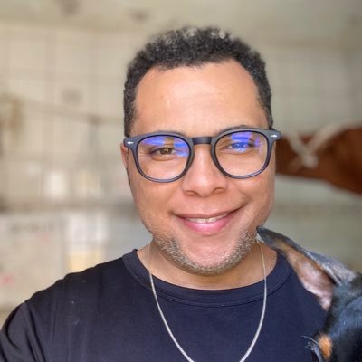thiro_silva's profile picture. Faço pilates, yoga… e às vezes milagres também 😄🧘♂️🤸🏽