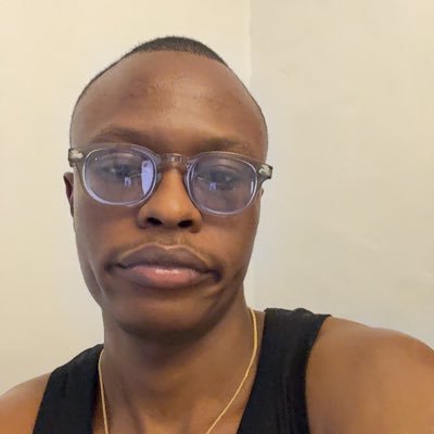 ojo_mide's profile picture. Perfume Enthusiast |  Dentist  | Long Distance Runner