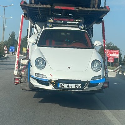 boursa27's profile picture. “نصيبك يصيبك ولو كان تحت الجبل.”