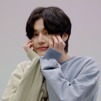 bangteez: 우린 뜨겁게 살아 🔥 she/her/desi (fan account)