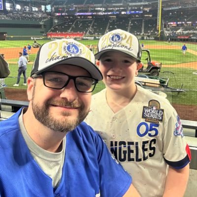 Husband - Father of 2 - Follower of Christ (Psalms 37:4) - Packers/Owner 🏈 - Lakers 🏀 - Dodgers ⚾️ - Trojans 🏈 - Kings 🏒 - CBS Survivor 🏝Sports Cards 🪪