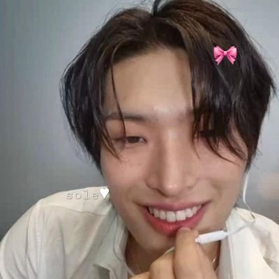 ꧁ᴵ ᵗʳʸ ᵗᵒ ᵇᵉ ᵗʰᵉ ᶜʰⁱˡˡ ᵍⁱʳˡ ᵇᵘᵗ ʰᵒⁿᵉˢᵗˡʸ, ᴵ'ᵐ ⁿᵒᵗ꧂