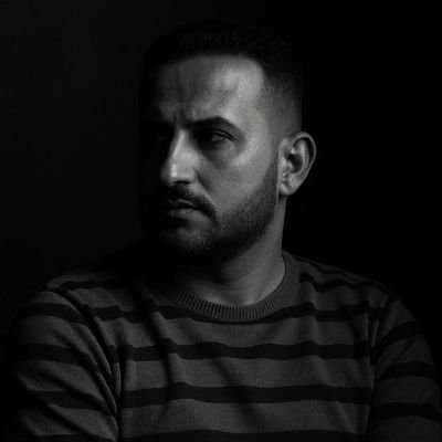 وانحَسَرَتْ آيـَتـان
بمُعجـِزَةٍ تـَجريانْ
فالتـَقى الفجر بالـلـيـل
والنارُ بالسـَّيل
كلٌّ بأمرٍ يُسـاقْ
وأتى الصوت :
كـونـي ..
فكان العـراقْ !