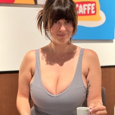 Subo fotos de chicas que me parecen atractivas
