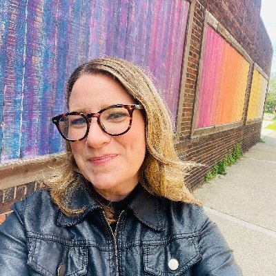 Love people for who they are. Who they say they are. No judgement. Loving ally 365 days a year 🌈 Poet, activist, lover not fighter, feminist, friend.