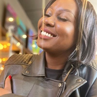 š
Aries | Manchester Cityš | Random tweets |
Laughter is my favourite medicine | Still figuring this LIFE thing!! |
A God this, A God that Girly!!|