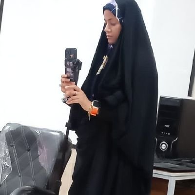 إن مع العسر یسرا
فإن مع العسر یسرا
.
.
.
.
.
مینویسم که شب تار سحر میگردد
یک نفر مانده از این قوم که برمیگردد