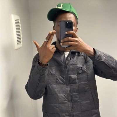 Digital Markerter | Content creator | Social media Manager | News Music Sports | Messi is the 🐐 but I Love ❤️ Ronaldo Football Entertainment... 🚀