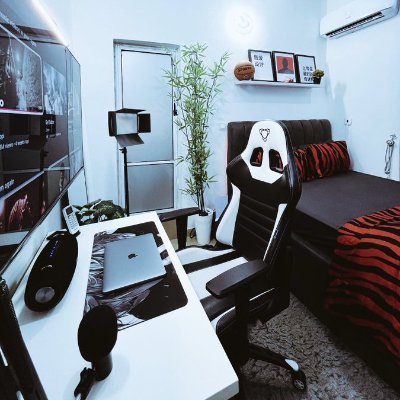 EdegaF's profile picture. Pray
Hustle
Repeat