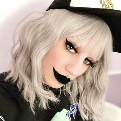 Trans | 18 | DM's Open | MDNI | 18+ | Always Horny | Will fuck and be fucked by almost anyone. enter DMs accordingly | My little sister 💜@cowgooning