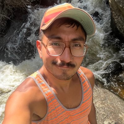 Live & let live but stand up for love & injustice & yes that’s including all animals! I’m a nature junkie & música makes my world go round! 🐺 Ⓥ 🌈 🎶✊🏽☮️
