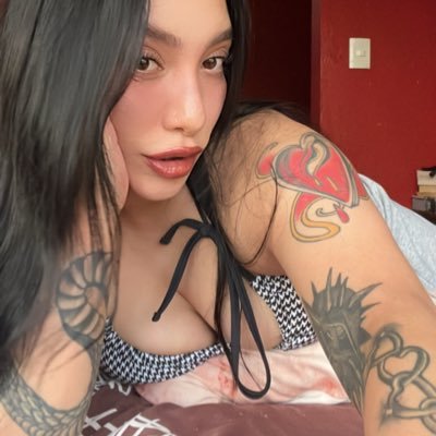 I am the sun. I heal, i burn. Nymphet. Soy el amante de mi enemigo.💔 Hot mess. good girl w/ bad habits