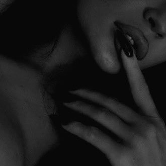 “Pro tip, calling me pretty will land you some head.” Lewd RP/Bi/Switch (Sub +)/NSFW/Limitless/21+ Mun/Open DMs